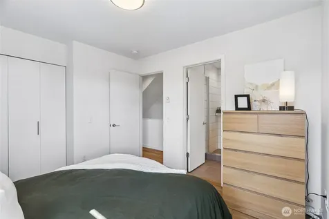 3913 SW Hudson Street Seattle WA 98116