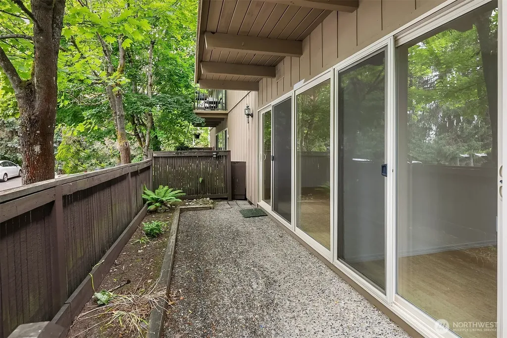 11208 NE 68th Street Kirkland WA 98033