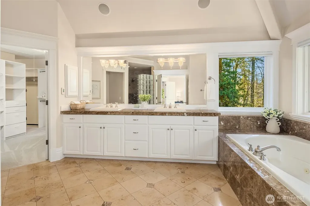 12419 205th Place NE Woodinville WA 98077