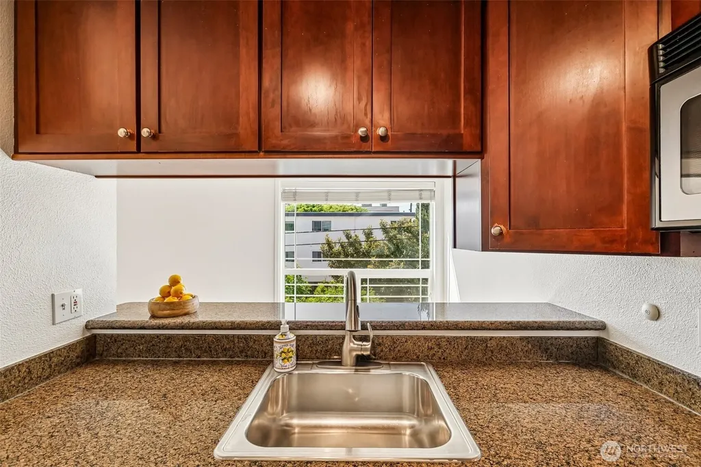 717 NW 70th Street Seattle WA 98117