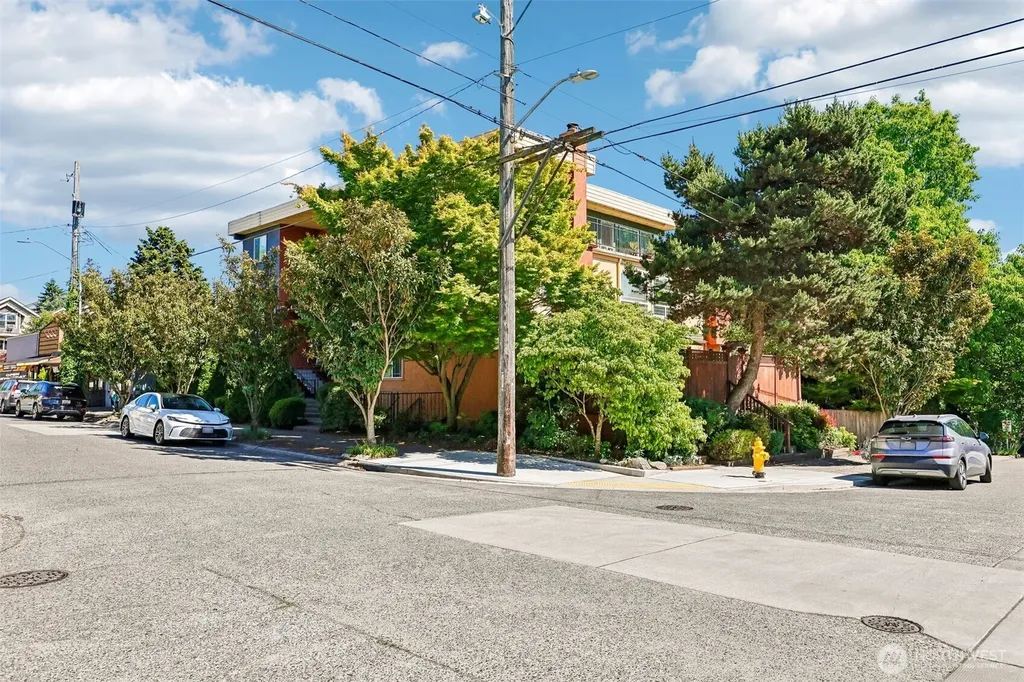 717 NW 70th Street Seattle WA 98117