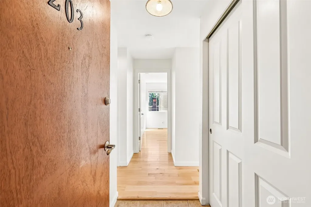 717 NW 70th Street Seattle WA 98117