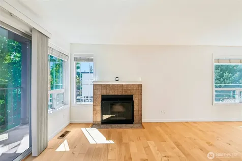 717 NW 70th Street Seattle WA 98117