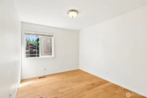 717 NW 70th Street Seattle WA 98117