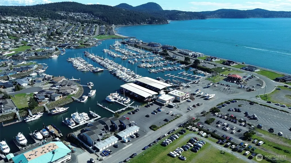2001 Skyline Way Anacortes WA 98221