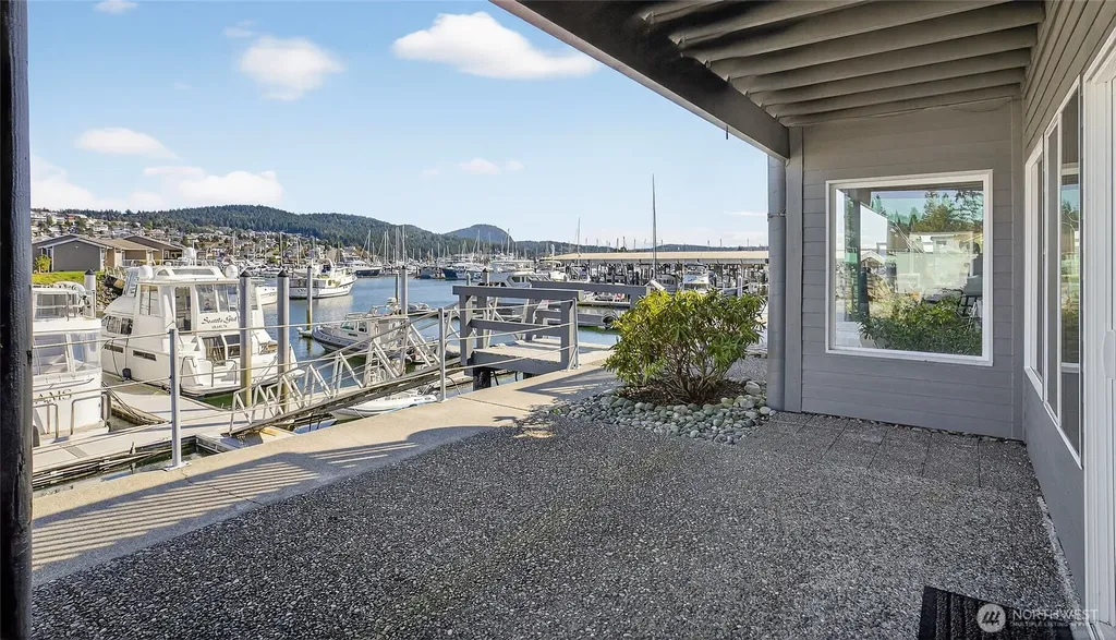 2001 Skyline Way Anacortes WA 98221