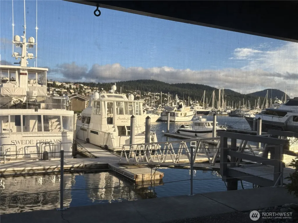 2001 Skyline Way Anacortes WA 98221