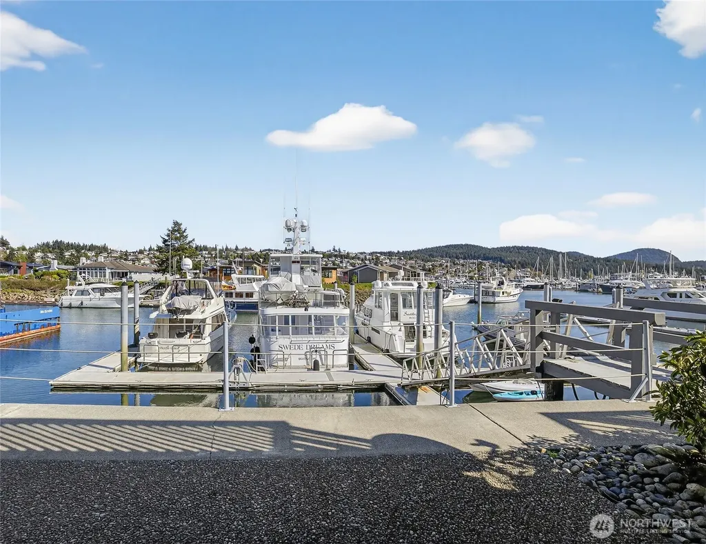 2001 Skyline Way Anacortes WA 98221