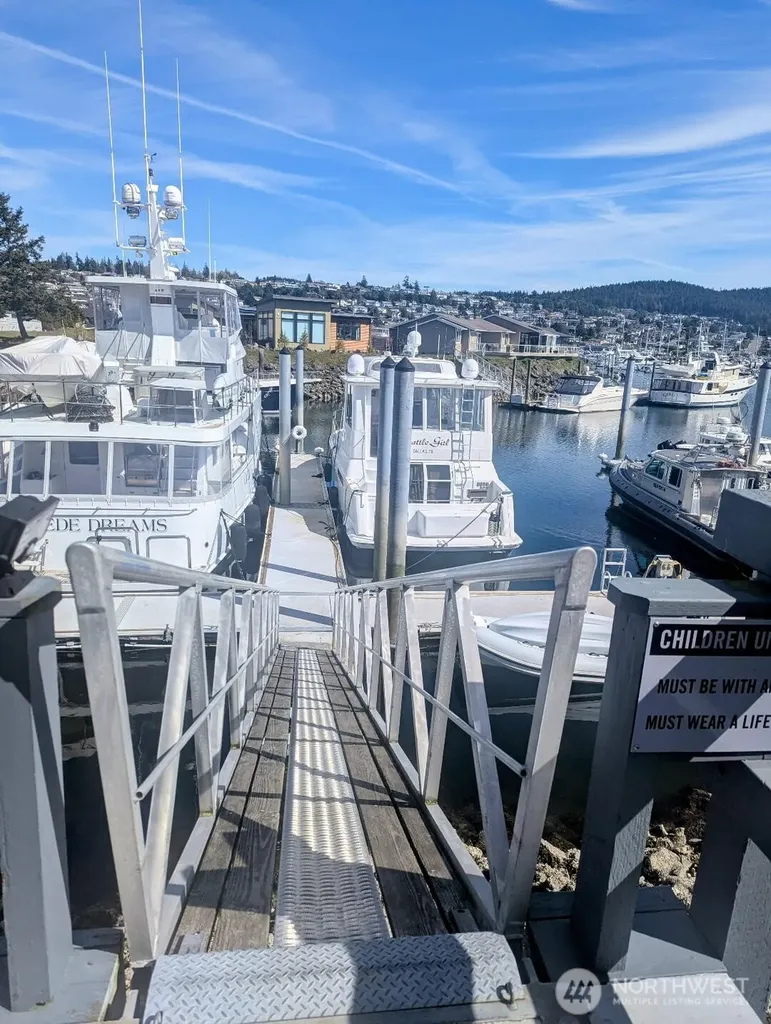 2001 Skyline Way Anacortes WA 98221