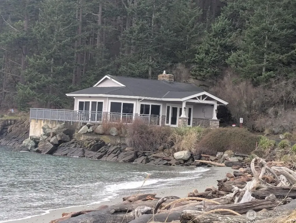 2001 Skyline Way Anacortes WA 98221