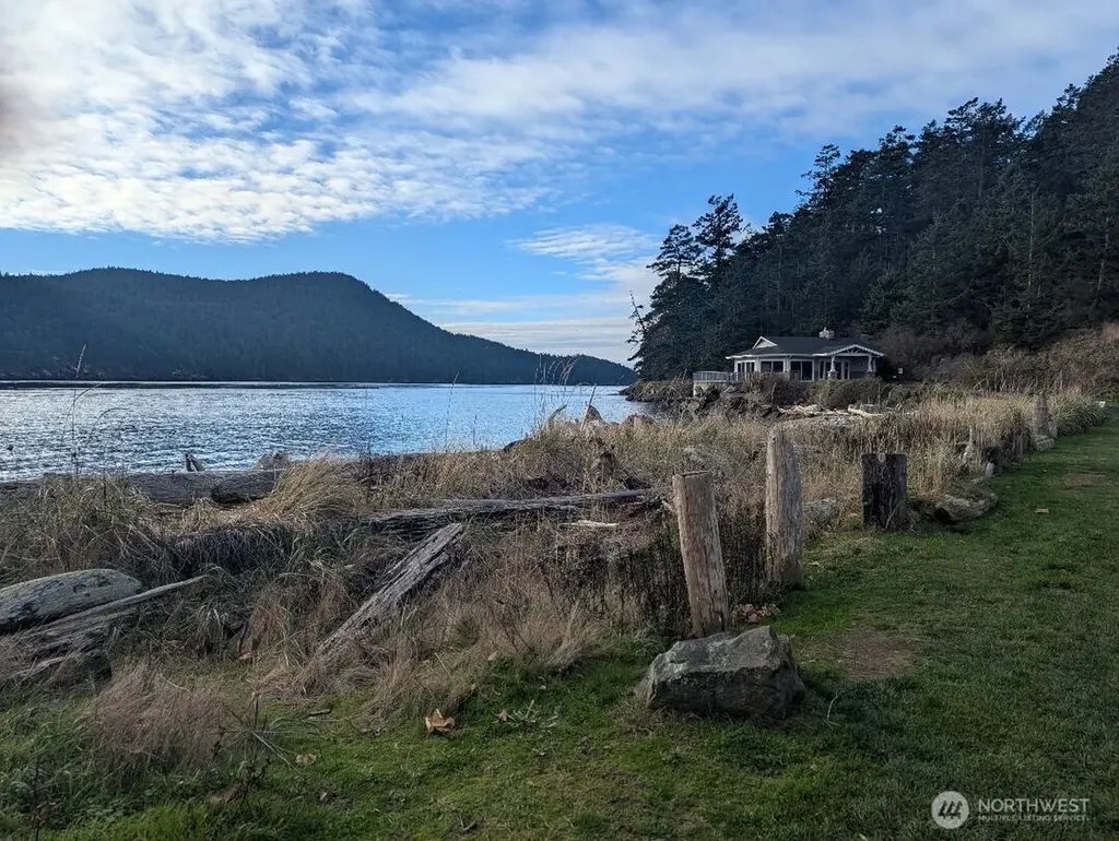 2001 Skyline Way Anacortes WA 98221
