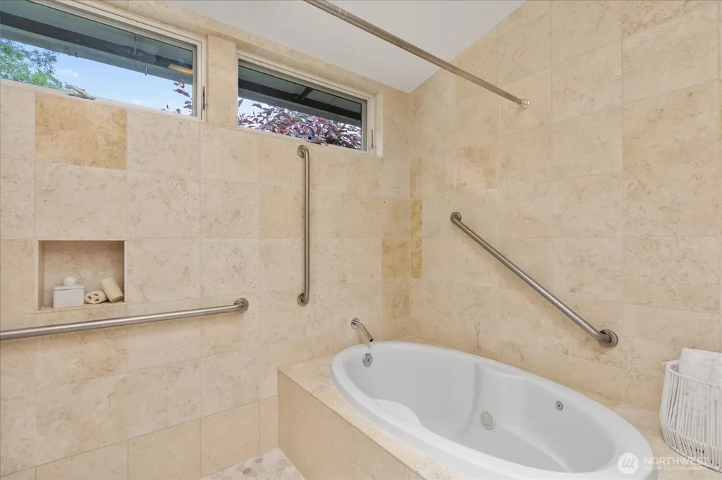 8856 24th Avenue SW Seattle WA 98106