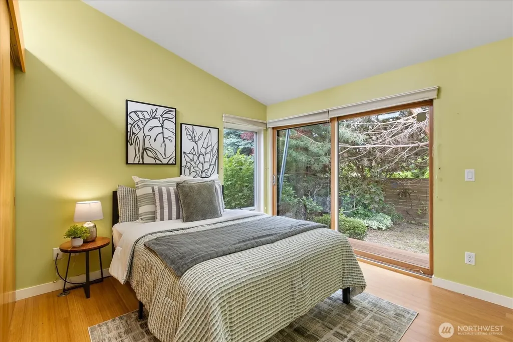 8856 24th Avenue SW Seattle WA 98106