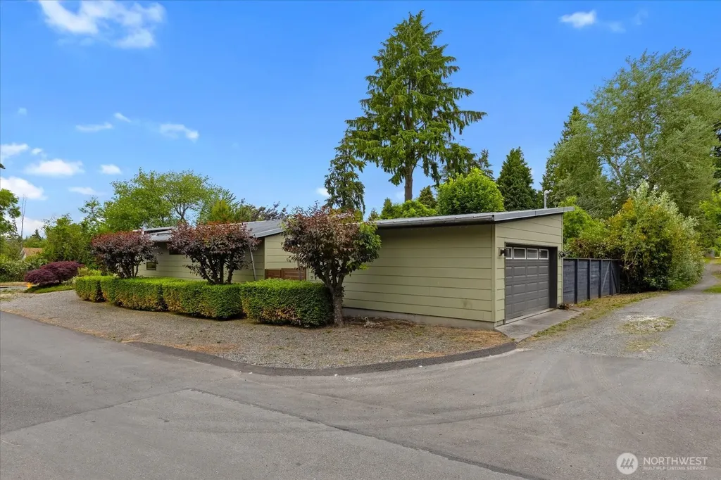 8856 24th Avenue SW Seattle WA 98106