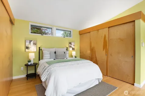 8856 24th Avenue SW Seattle WA 98106