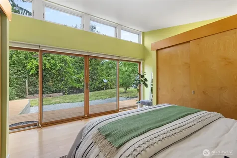 8856 24th Avenue SW Seattle WA 98106