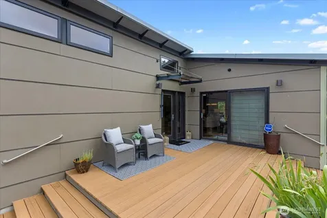 8856 24th Avenue SW Seattle WA 98106