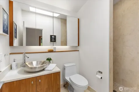 8856 24th Avenue SW Seattle WA 98106