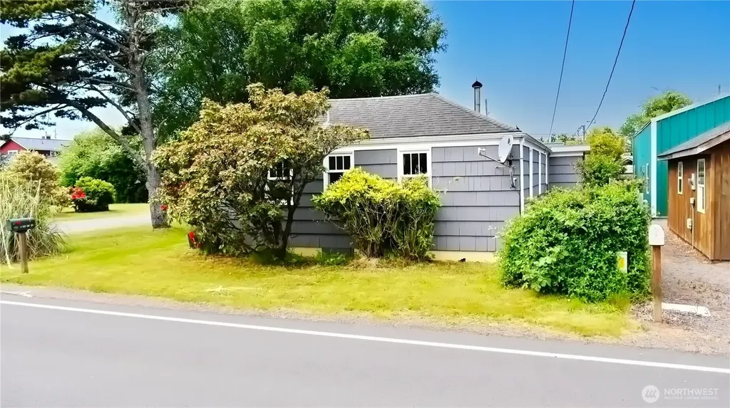 212 SE 12th Street Long Beach WA 98631
