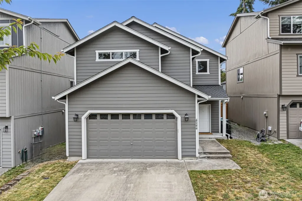 4244 SE Horsehead Way Port Orchard WA 98366