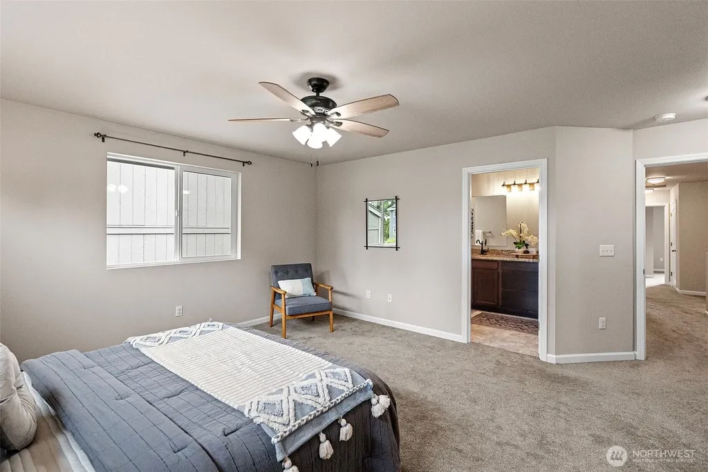 4244 SE Horsehead Way Port Orchard WA 98366