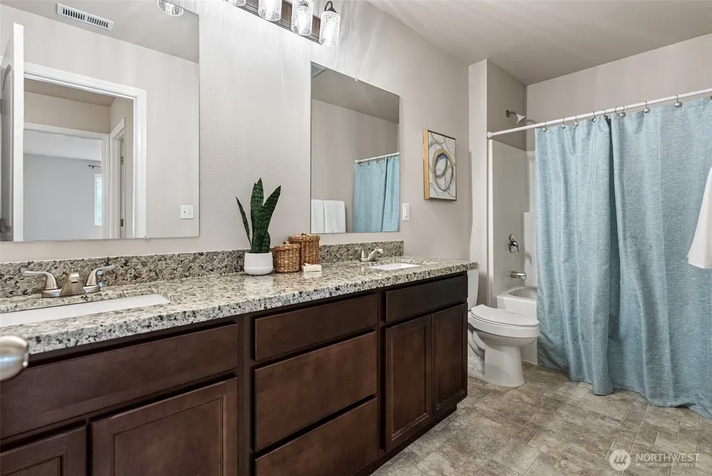 4244 SE Horsehead Way Port Orchard WA 98366