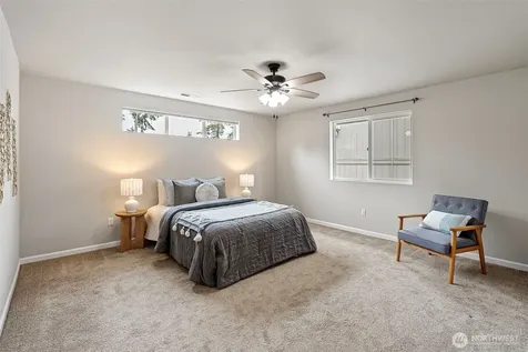 4244 SE Horsehead Way Port Orchard WA 98366