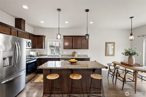 4244 SE Horsehead Way Port Orchard WA 98366