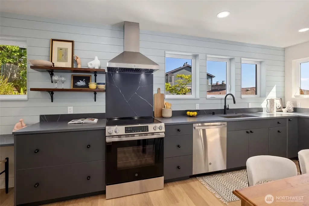 909 32nd Avenue S Seattle WA 98144