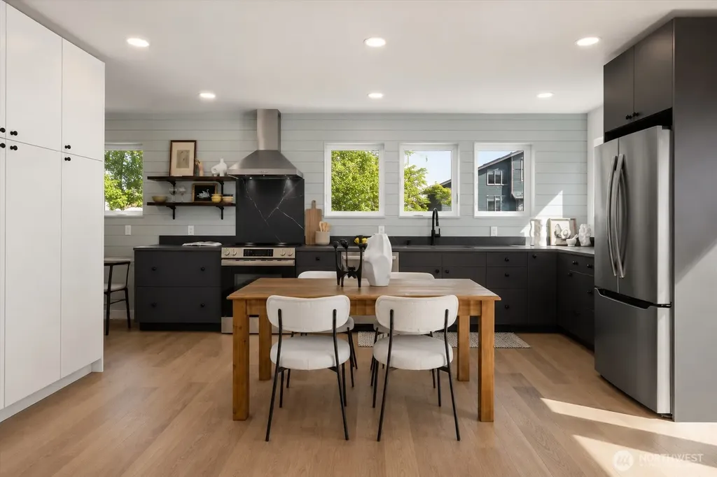 909 32nd Avenue S Seattle WA 98144