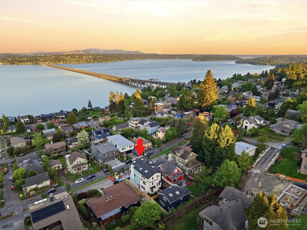 909 32nd Avenue S Seattle WA 98144