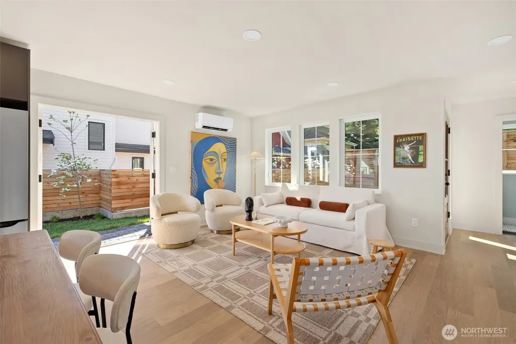 909 32nd Avenue S Seattle WA 98144