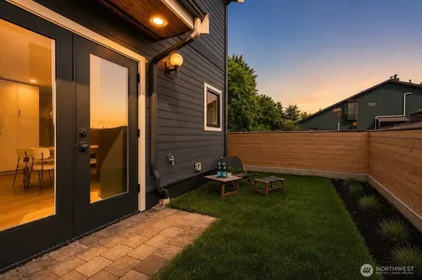 909 32nd Avenue S Seattle WA 98144