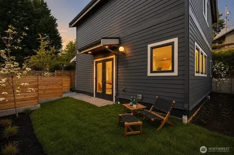 909 32nd Avenue S Seattle WA 98144