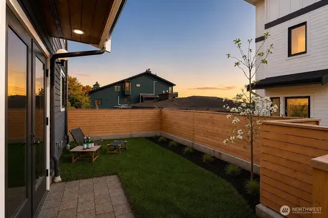 909 32nd Avenue S Seattle WA 98144