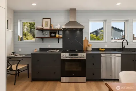 909 32nd Avenue S Seattle WA 98144