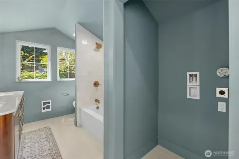 909 32nd Avenue S Seattle WA 98144