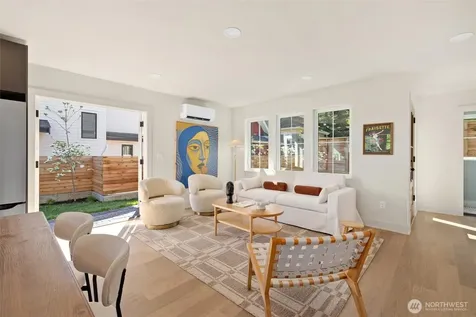 909 32nd Avenue S Seattle WA 98144