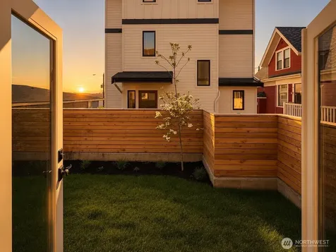 909 32nd Avenue S Seattle WA 98144