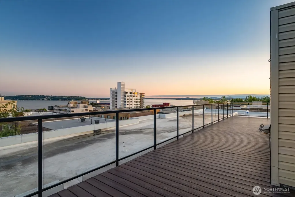 626 4th Avenue W Seattle WA 98119