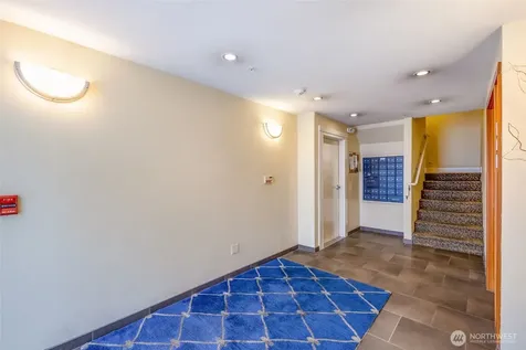 626 4th Avenue W Seattle WA 98119