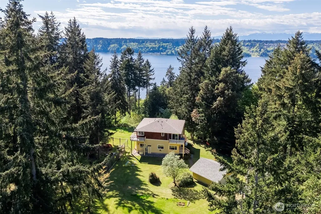 28525 143rd Avenue SW Vashon WA 98070
