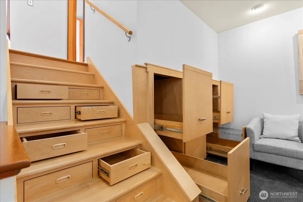 2804 Prosch Avenue W Seattle WA 98119