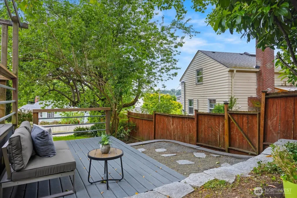 2804 Prosch Avenue W Seattle WA 98119