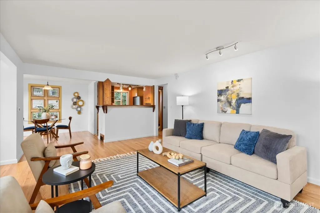 2804 Prosch Avenue W Seattle WA 98119