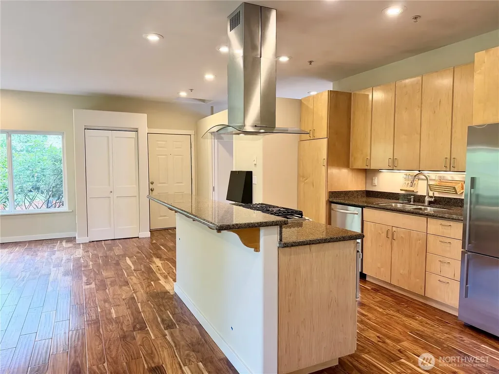 10021 7th Avenue NW Seattle WA 98177