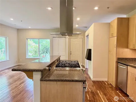 10021 7th Avenue NW Seattle WA 98177