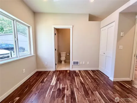 10021 7th Avenue NW Seattle WA 98177