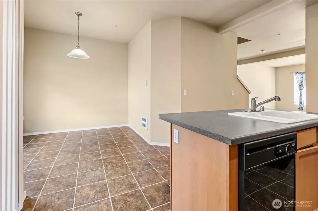 5305 Military Rd E Tacoma WA 98446