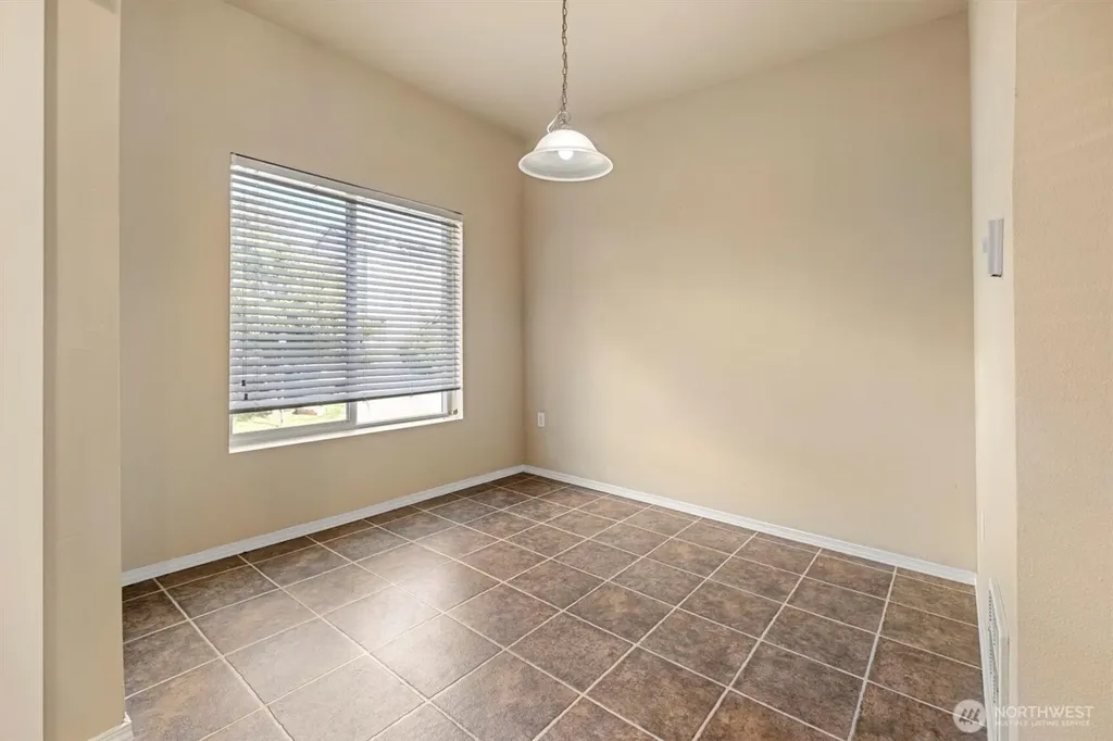 5305 Military Rd E Tacoma WA 98446